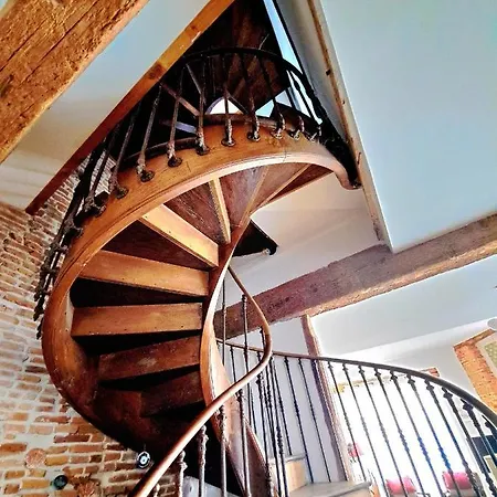 فندق مبيت وإفطار La Loggia - D'hotes Rieux (Haute-Garonne)