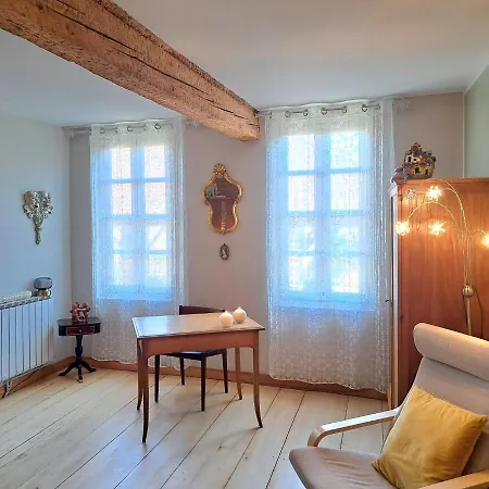 La Loggia - D'hotes Bed & Breakfast 3*